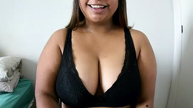 Snapshot of ArisaGonzalez chatting on September 2025 12:42:02 PM ArisaGonzalez online show from September 2025 12:42:02 PM