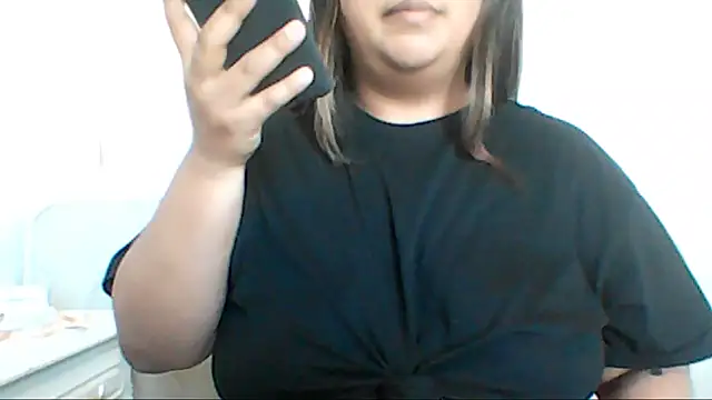 Snapshot of ArisaGonzalez chatting on May 2026 12:02:01 PM ArisaGonzalez online show from May 2026 12:02:01 PM