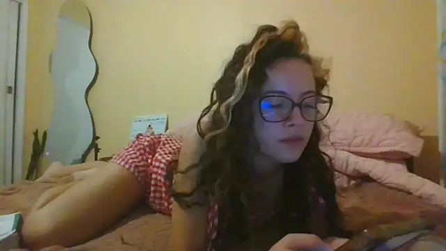 Snapshot of frikigyal chatting on January 2025 02:08:01 AM frikigyal online show from January 2025 02:08:01 AM