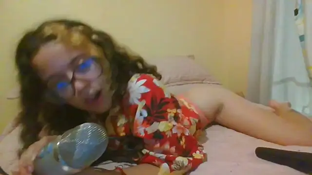 Snapshot of frikigyal chatting on February 2025 02:52:01 AM frikigyal online show from February 2025 02:52:01 AM