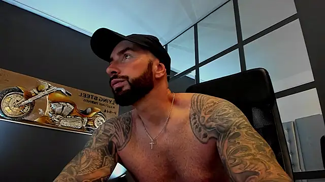 Snapshot of AronGrant chatting on July 2026 10:04:02 AM AronGrant online show from July 2026 10:04:02 AM