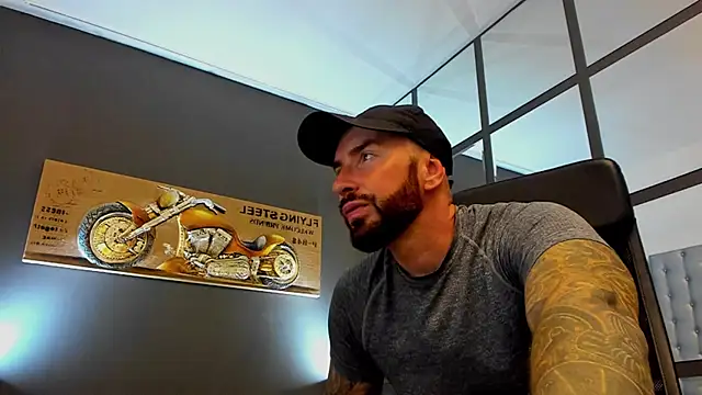 Snapshot of AronGrant chatting on July 2026 09:32:01 AM AronGrant online show from July 2026 09:32:01 AM
