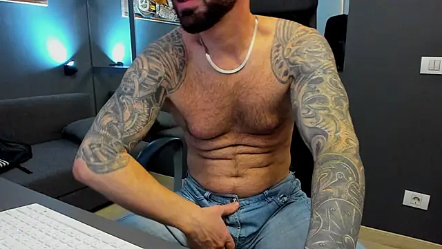 AronGrant online show from November 2025 10:26:01 AM