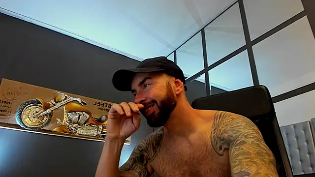 AronGrant online show from October 2025 08:33:01 AM