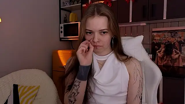 doll lol  online show from February 2026 06:08:01 PM