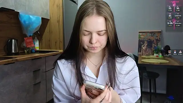 Snapshot of doll_lol_ chatting on February 2025 06:04:01 PM doll lol online show from February 2025 06:04:01 PM