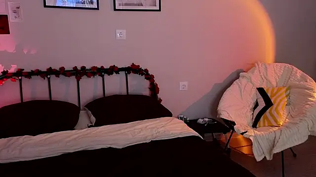 doll lol  online show from April 2026 06:01:01 PM