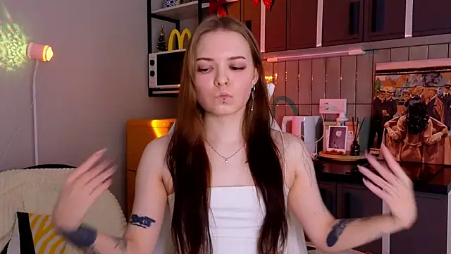 Snapshot of doll_lol_ chatting on December 2025 08:25:01 PM doll lol online show from December 2025 08:25:01 PM