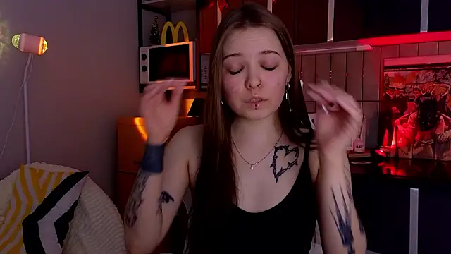 doll lol  online show from January 2026 10:35:01 PM