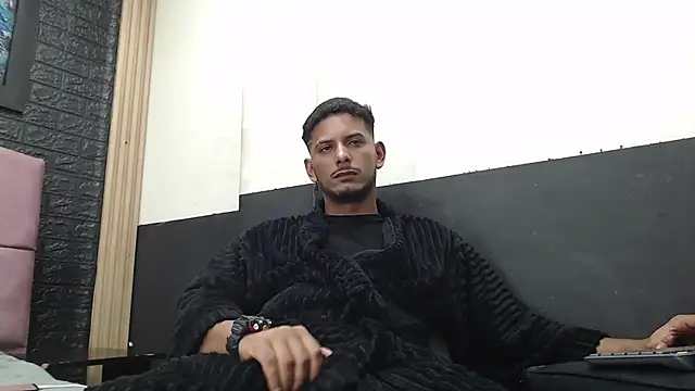 Snapshot of Chris_Dick23 chatting on October 2025 04:02:02 AM Chris Dick23 online show from October 2025 04:02:02 AM