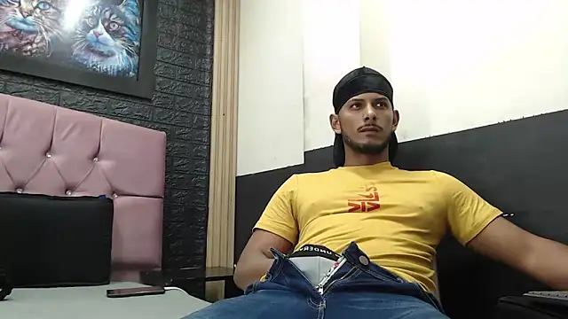 Snapshot of Chris_Dick23 chatting on October 2025 04:36:01 AM Chris Dick23 online show from October 2025 04:36:01 AM