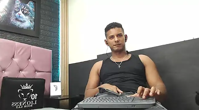 Snapshot of Chris_Dick23 chatting on March 2025 04:47:02 AM Chris Dick23 online show from March 2025 04:47:02 AM