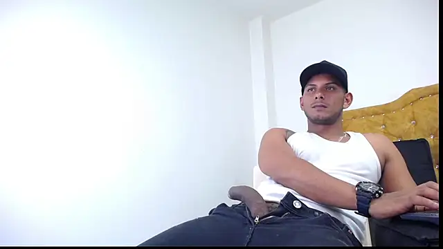 Snapshot of Chris_Dick23 chatting on June 2026 04:18:01 AM Chris Dick23 online show from June 2026 04:18:01 AM