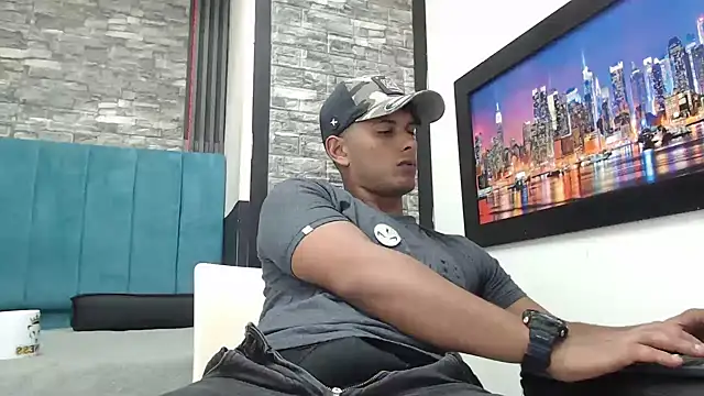 Chris Dick23 online show from November 2025 04:34:02 AM