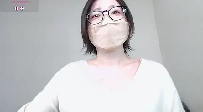 Snapshot of _NOA-chan_ chatting on February 2025 03:17:02 PM NOA-chan online show from February 2025 03:17:02 PM