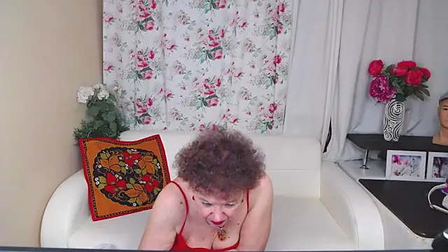 Snapshot of YourHotGranny chatting on June 2026 10:24:01 AM YourHotGranny online show from June 2026 10:24:01 AM