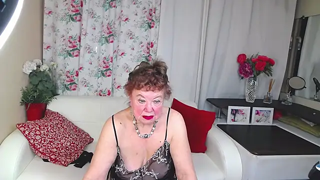 YourHotGranny online show from January 2026 12:45:01 PM