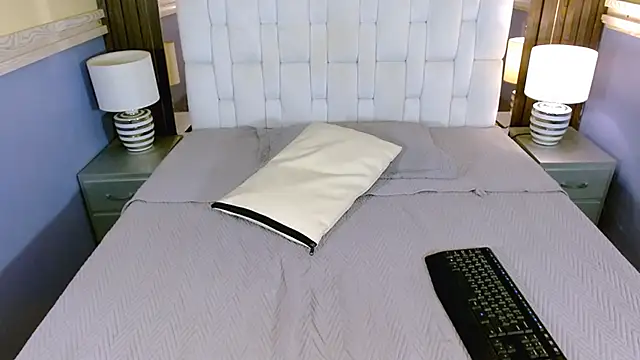 Nicole Ramires online show from March 2026 05:13:02 PM