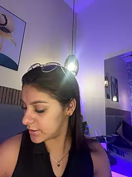 Snapshot of NicolleeEvanss chatting on July 2026 11:00:01 AM NicolleeEvanss online show from July 2026 11:00:01 AM