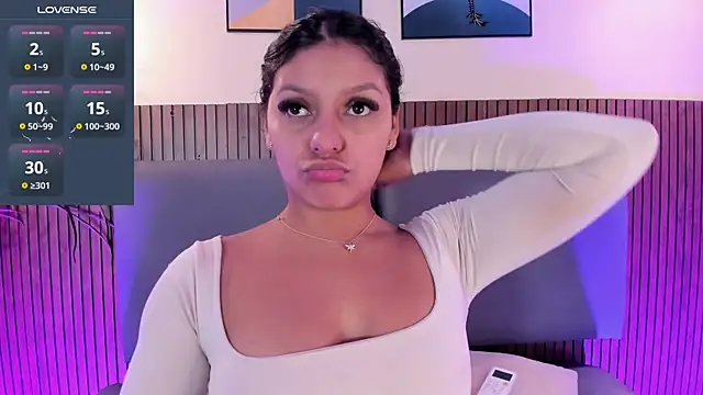 NicolleeEvanss online show from November 2025 02:00:02 PM