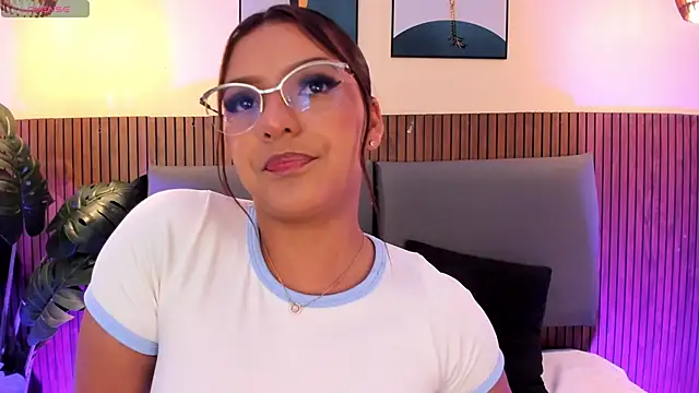 NicolleeEvanss online show from May 2026 10:52:02 AM