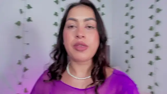 Miaa Garcia online show from July 2026 10:18:02 PM