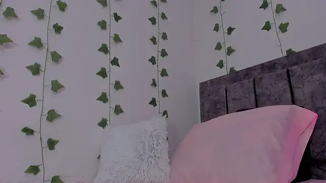 Miaa Garcia online show from May 2026 10:04:01 PM