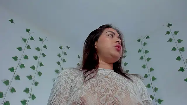 Miaa Garcia online show from April 2026 10:22:02 PM