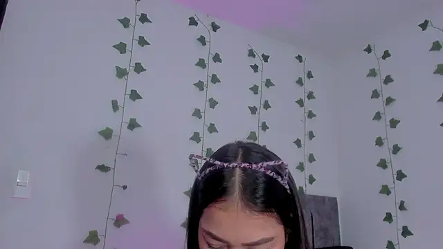 Miaa Garcia online show from June 2026 11:02:02 PM