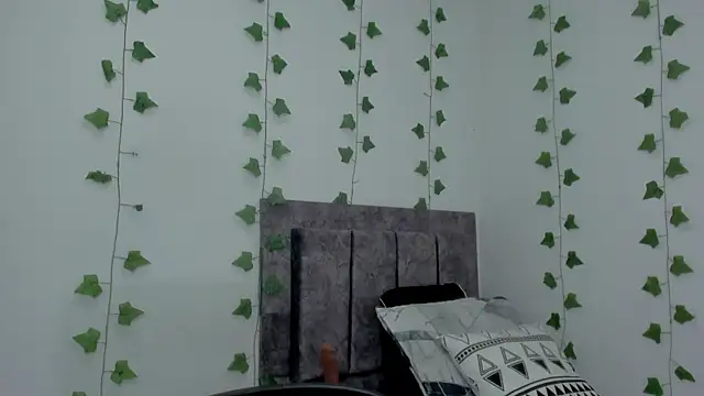 Miaa Garcia online show from May 2026 09:25:02 PM