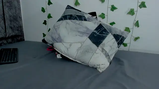 Miaa Garcia online show from May 2026 12:20:02 AM