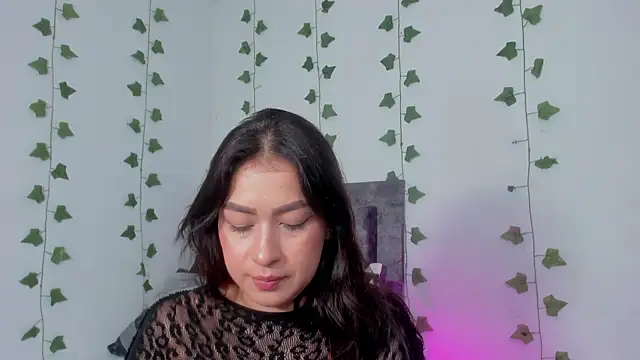 Miaa Garcia online show from June 2026 11:02:01 PM