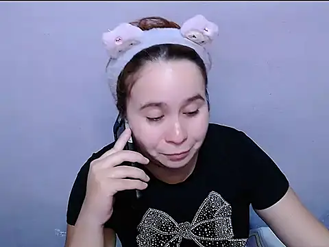 SubLayla01 online show from May 2026 06:40:01 PM