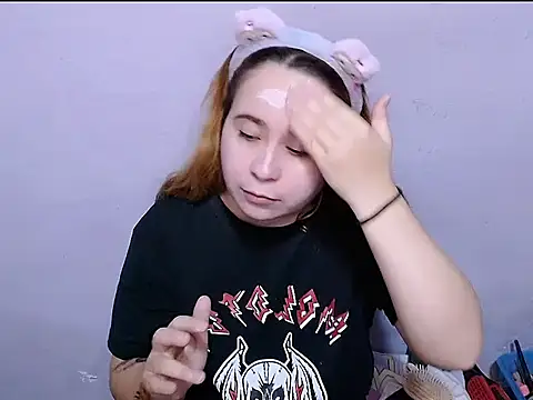 SubLayla01 online show from May 2026 05:11:01 PM