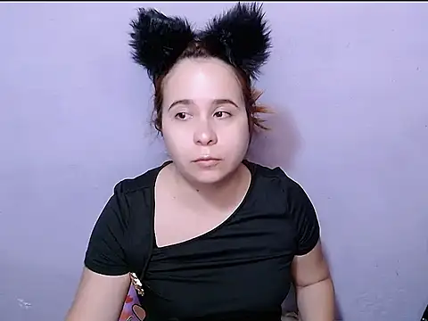 SubLayla01 online show from January 2026 06:33:02 PM