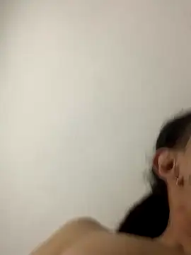 Snapshot of JovenDesobediente chatting on October 2025 04:11:02 AM JovenDesobediente online show from October 2025 04:11:02 AM