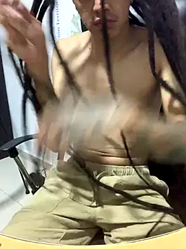 Snapshot of JovenDesobediente chatting on September 2025 06:05:01 AM JovenDesobediente online show from September 2025 06:05:01 AM