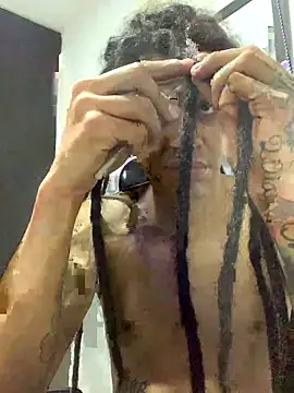 Snapshot of JovenDesobediente chatting on September 2025 04:51:02 AM JovenDesobediente online show from September 2025 04:51:02 AM