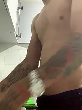 Snapshot of JovenDesobediente chatting on October 2025 03:48:01 AM JovenDesobediente online show from October 2025 03:48:01 AM