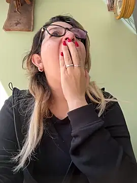 amooraaamoon online show from October 2025 12:15:01 PM