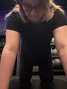 amooraaamoon online show from November 2025 12:53:02 PM