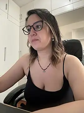 amooraaamoon online show from February 2026 01:01:01 PM