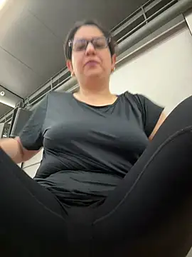 amooraaamoon online show from January 2026 01:58:02 PM