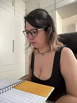 amooraaamoon online show from February 2026 01:13:02 PM