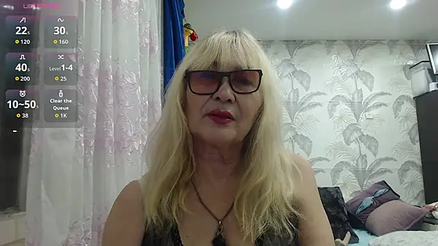 CamDiva113 online show from December 2025 02:44:02 AM
