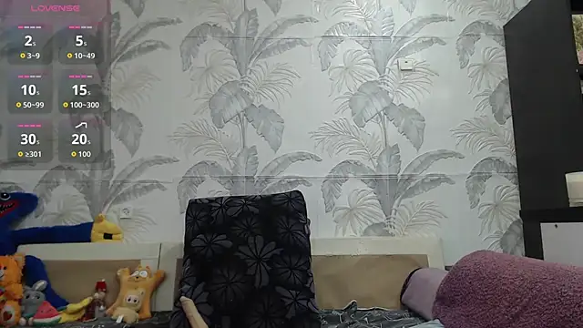 Snapshot of CamDiva113 chatting on June 2026 11:53:01 AM CamDiva113 online show from June 2026 11:53:01 AM
