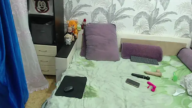 CamDiva113 online show from September 2025 01:28:01 AM