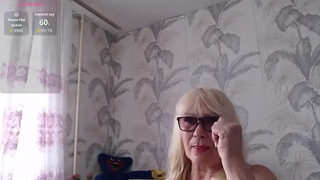 CamDiva113 online show from May 2026 12:47:01 PM