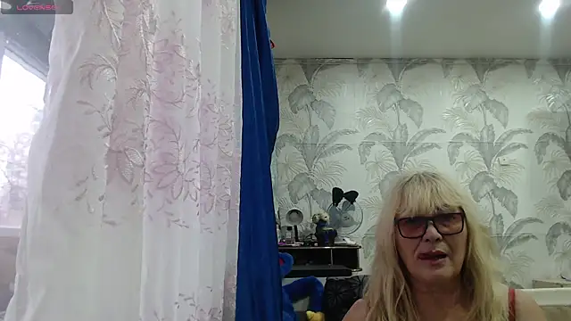 CamDiva113 online show from November 2025 09:02:02 AM