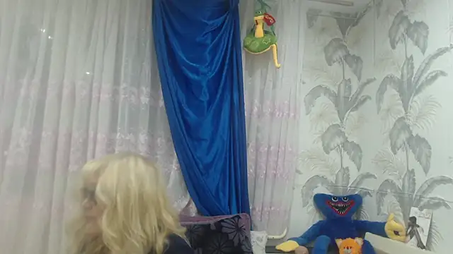 CamDiva113 online show from October 2025 02:36:01 PM